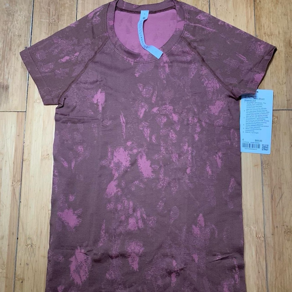 Swiftly Tech Short Sleeve Shirt 2.0
In: Shadow Bloom Roasted Brown/Brier Rose